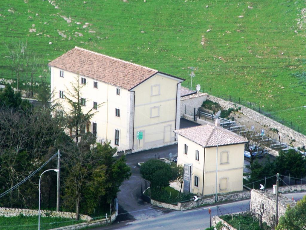 Antica Stazione Hotel Chiaramonte Gulfi Eksteriør billede