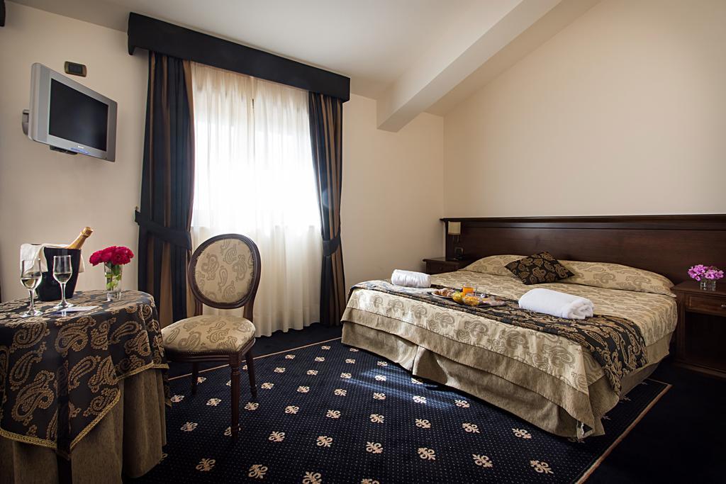 Antica Stazione Hotel Chiaramonte Gulfi Værelse billede