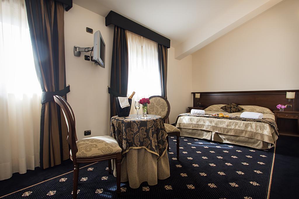 Antica Stazione Hotel Chiaramonte Gulfi Værelse billede