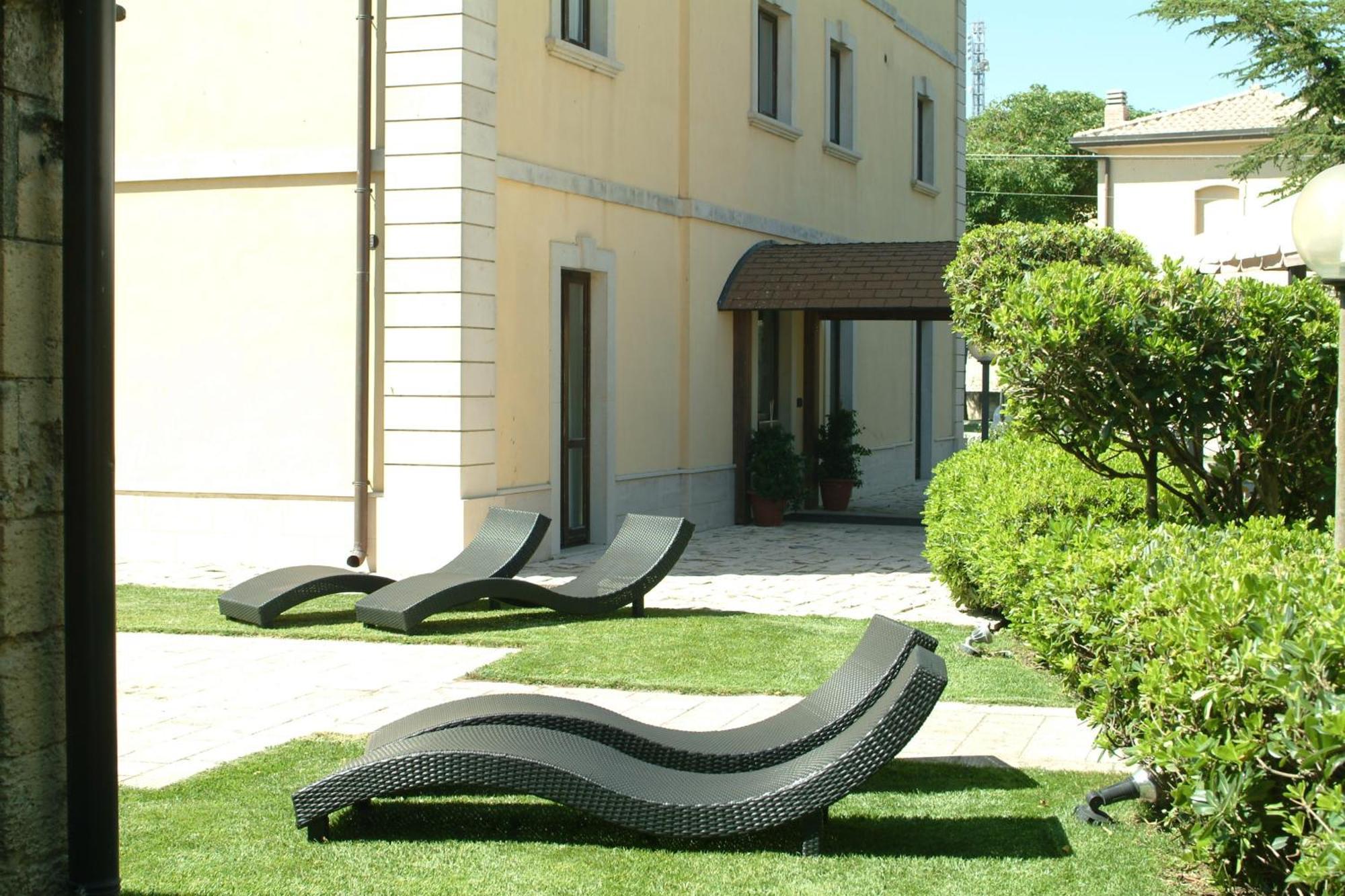 Antica Stazione Hotel Chiaramonte Gulfi Eksteriør billede